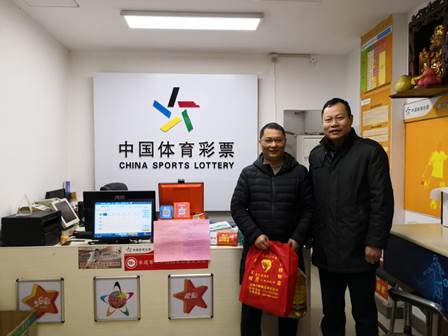 刘书记慰问南昌门店4
